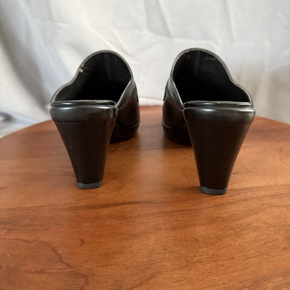 Bella Vita Black Leather Leopard Print Embossed Retro Mules Clogs Women Size 8W - Picture 5 of 13